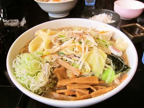 「野菜ラーメン+ワンタン 900+150=1,050円」@東池袋大勝軒 しのやの写真