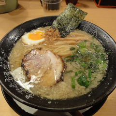 九州らーめん亀王 枚方店の画像