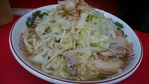 「小堅め少な目 脂＋ニンニクちょい増し」@ラーメン二郎 湘南藤沢店の写真