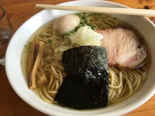 「煮干(塩)＋味玉」@喜乃壺の写真