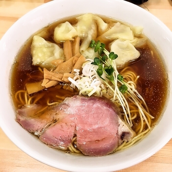 ワンタン麺（醤油）