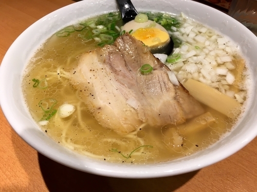 「焦がし牛塩らぁめん ¥750」@ラーメン春樹 立川店の写真