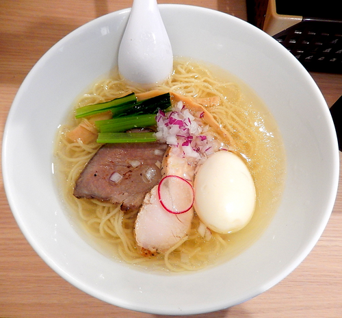 「塩＋味玉(880円）」@麺処けんじの写真