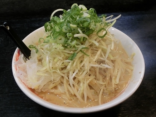 「8番ホワイト大盛+白髪ネギ」@ドレファラシドの写真