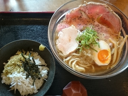 「【期間限定】冷やし煮干そば しめのお茶漬け付き ￥860」@和風らーめん 凪の写真