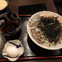 冷たい肉蕎麦(870円)