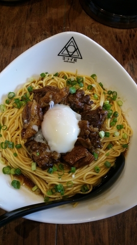 「牛煮込みまぜそば」@noodle kitchen ミライゑの写真