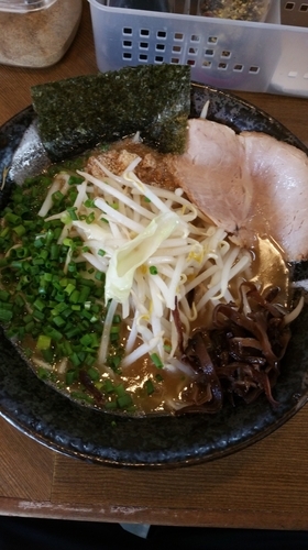 「とんラーメン」@ラーメン えんの助の写真