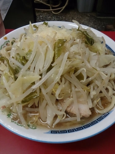 「小ラーメン(硬めニンニクヤサイ)」@ラーメン二郎 目黒店の写真