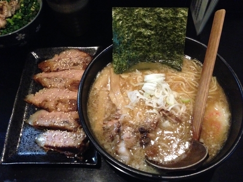 「梁山泊ラーメン」@らーめん梁山泊の写真