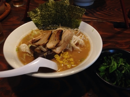 「味噌らーめん・ほうれん草 730円＋100円」@一豚の写真