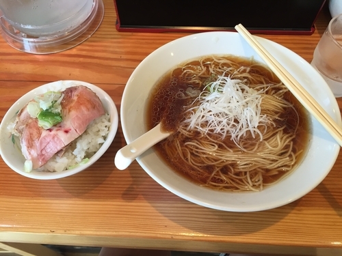 「朝らー定食（醤油）　702円」@らーめん芝浜の写真