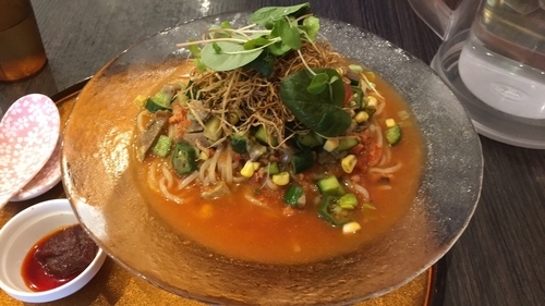 「夏野菜とタコの冷やしそば」@チラナイサクラの写真