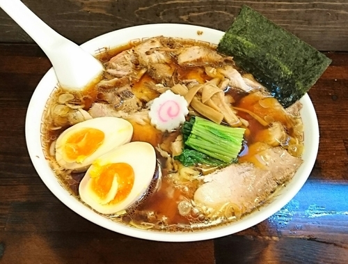 「しょうゆチャーシューメン(大盛)+味玉」@オランダ亭の写真