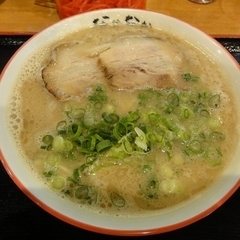 博多ラーメン「なかなかなかや」の画像
