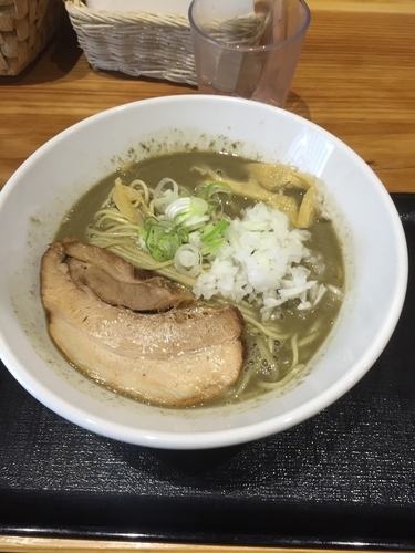 「濃厚煮干ラーメン」@つけめん・らーめん・煮干そば 金狼の写真
