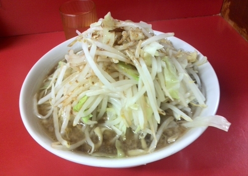 「小ラーメン700円 (麺半分、ヤサイ・ニンニク・カラメ)」@ラーメン二郎 千住大橋駅前店の写真