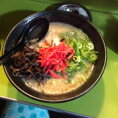 小島商店 feat シラチャンラーメンの画像