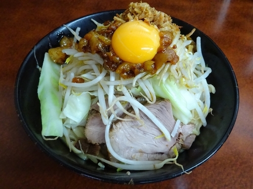 「小ラーメン（700円）＋汁なし（100円）ニンニクアブラ」@ラーメン二郎 めじろ台法政大学前店の写真