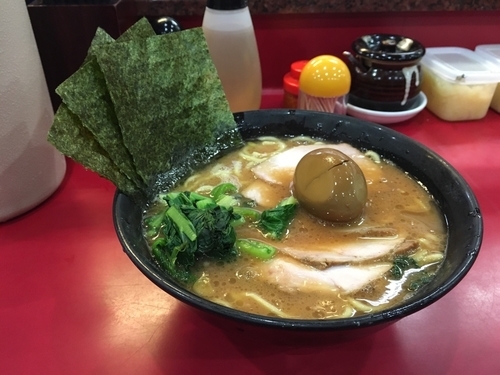 「チャーシューメン 味玉」@杉田家 千葉祐光店の写真