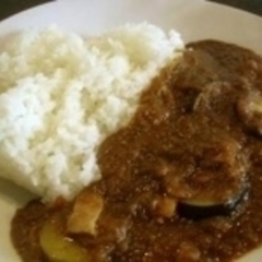 ライオンカレーの画像