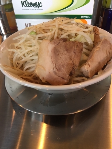 「ラーメン豚増し野菜増し」@ジロリアン 浮間店の写真