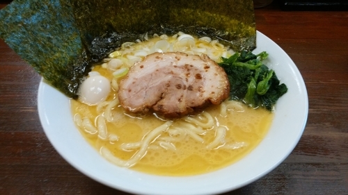 「豚骨塩700円」@横浜家系ラーメン 藤家の写真
