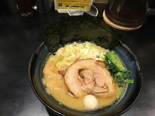「醤油豚骨ラーメン並」@ゴル麺 MACHIDAの写真