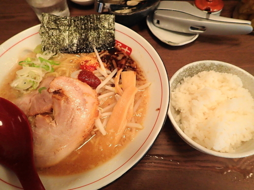 「のがほ 濃 麺硬め＋大盛＋サービスライス」@野方ホープ 中目黒店の写真