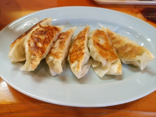 「自家製餃子300円」@麺や 赤べこの写真