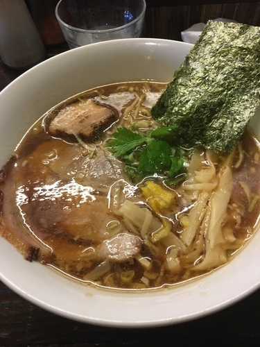 「醤油中華そば 750円」@中華そば こむぎの写真