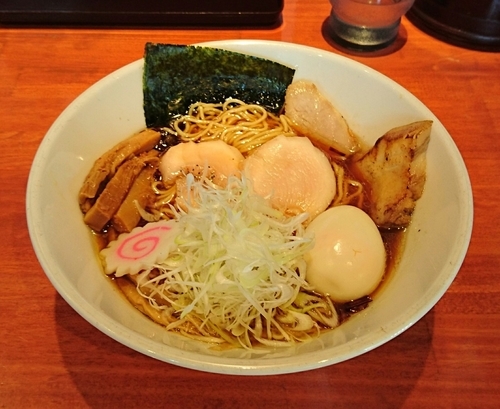 「特製芳醇中華そば」@中華そば 輝羅の写真