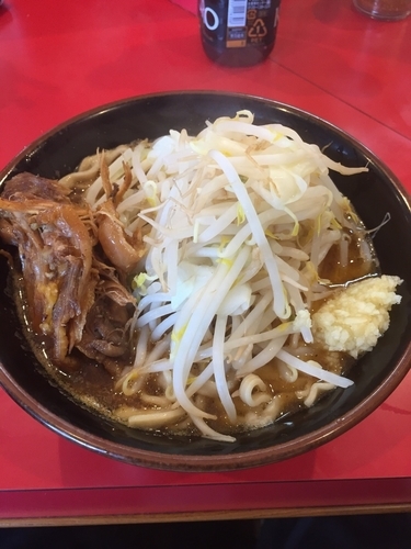 「辛いミニラーメン麺固めニンニク鶏ほぐし」@麺屋 桐龍の写真