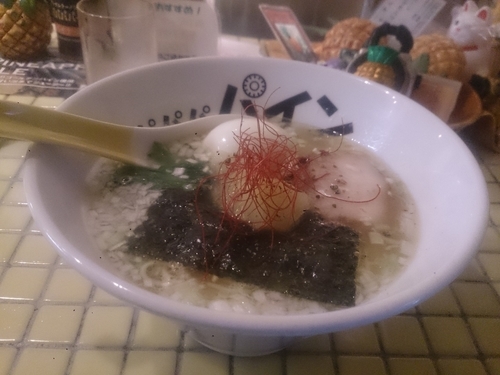 「パイナップル塩らーめん」@パイナップルラーメン屋さん パパパパパインの写真