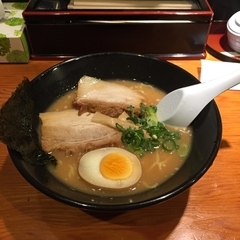 まる豚ラーメン 西尾店の画像
