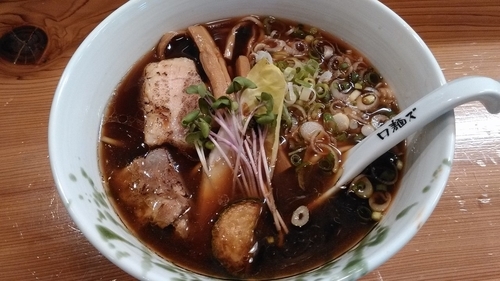 「らーめん正油」@ロ麺ズの写真