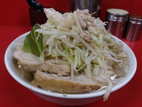 「小ラーメン豚入り」@ラーメン二郎 茨城守谷店の写真