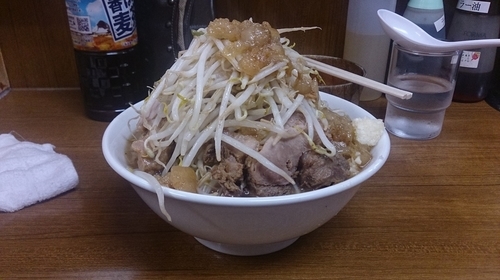 「ラーメン750円+生卵50円」@ラーメンの店 どでん 北浦和店の写真