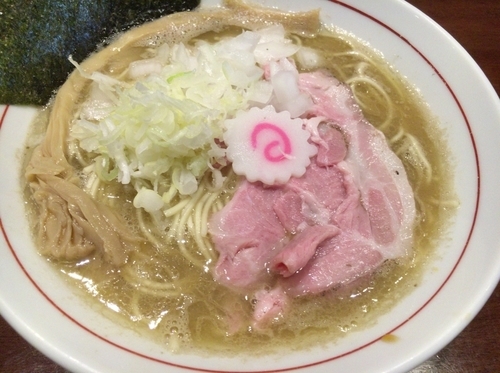 「煮干しらーめん  780円」@煮干中華そば 鈴蘭 新宿店の写真