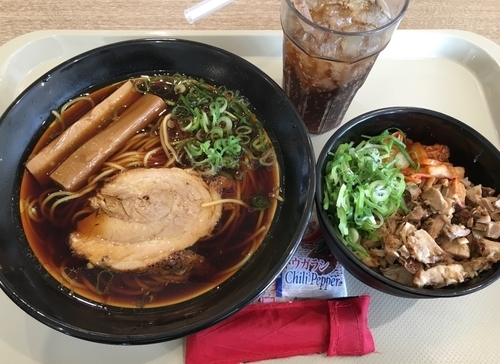 「大阪ブラック＋豚丼＋ペプシコーラ」@金久右衛門 三井アウトレットパーク滋賀竜王店の写真