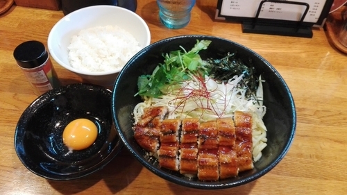 「鰻ませそば（限定）+半ライス」@麺屋 鶏口の写真