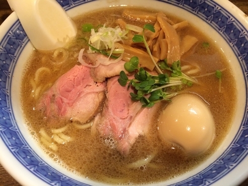 「ラーメン（700円）特増し（チャーシュー3枚・メンマ増し・味玉）」@燦燦斗の写真