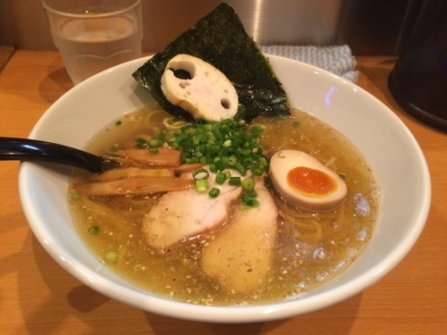 「鶏だし塩ラーメン」@麺屋 すずらんの写真