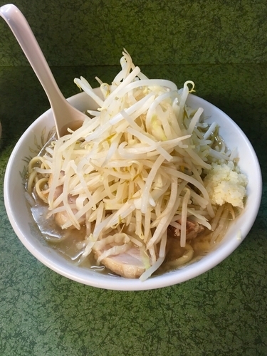 「小ラーメン（ヤサイ、ニンニク、アブラ）750円」@ラーメン二郎 新宿小滝橋通り店の写真