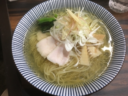 「冷やし塩ラーメン750円、濃縮煮干し醤油750円」@麺処 にそうの写真