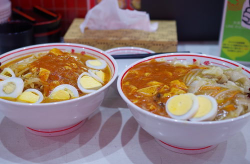 「蒙古ラーメン740円+サービススラタマ+中国丼830円」@蒙古タンメン 中本 上板橋本店の写真