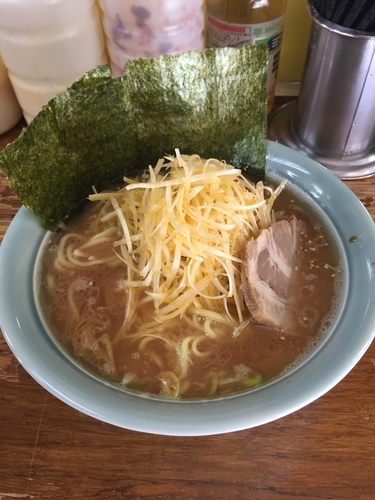 「ねぎラーメン¥900+中盛り¥100」@まこと家の写真