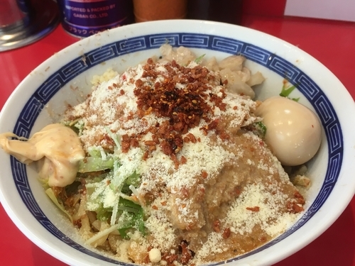 「季節限定 冷やしまぜそば 全マシ＋味玉」@ジャンプの写真