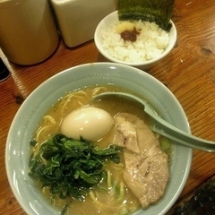 横浜家系ラーメン やややの画像