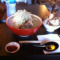 らーめんバリ男 シンガポール ILUMA ラーメンチャンピオン店の画像